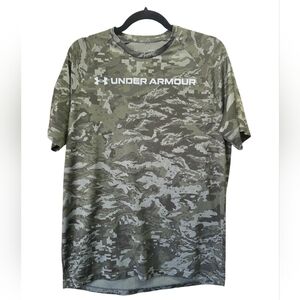 Under Armour Heat Gear Camo Shirt Medium Loose Fit Performance Tee Performance